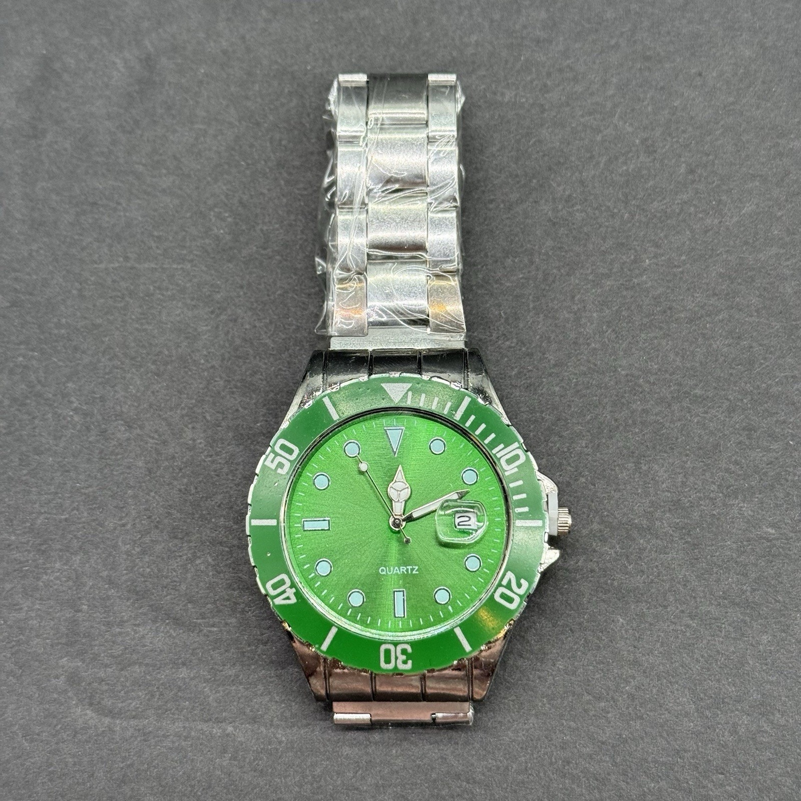 Mens Green Dial Quartz Watch Stainless Steel Submariner Style Sports Wristwatch